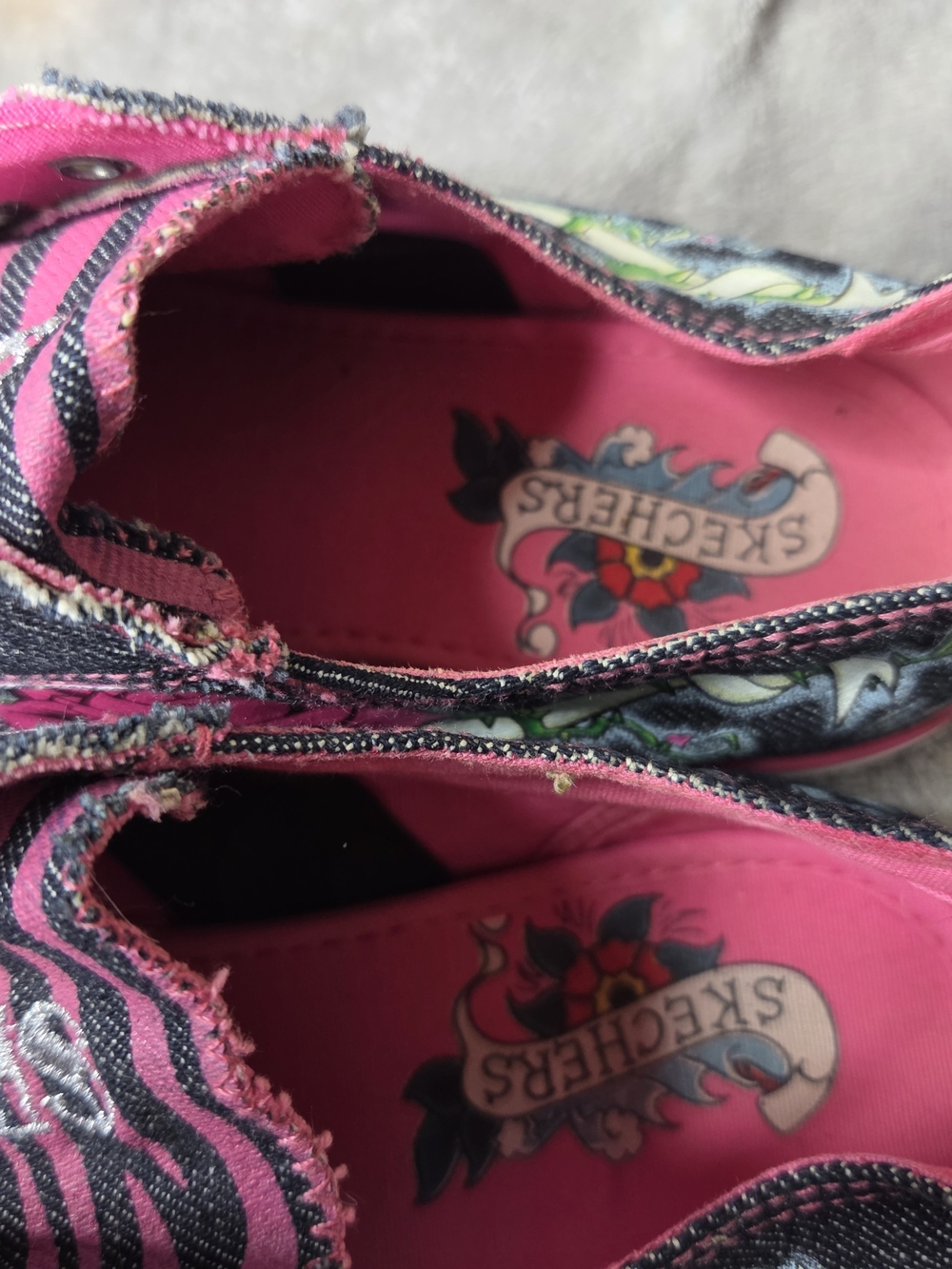 Skechers Twinkle Toes Womens Sneakers Pink Black Striped Canvas Laceless Y2K - Picture 8 of 11